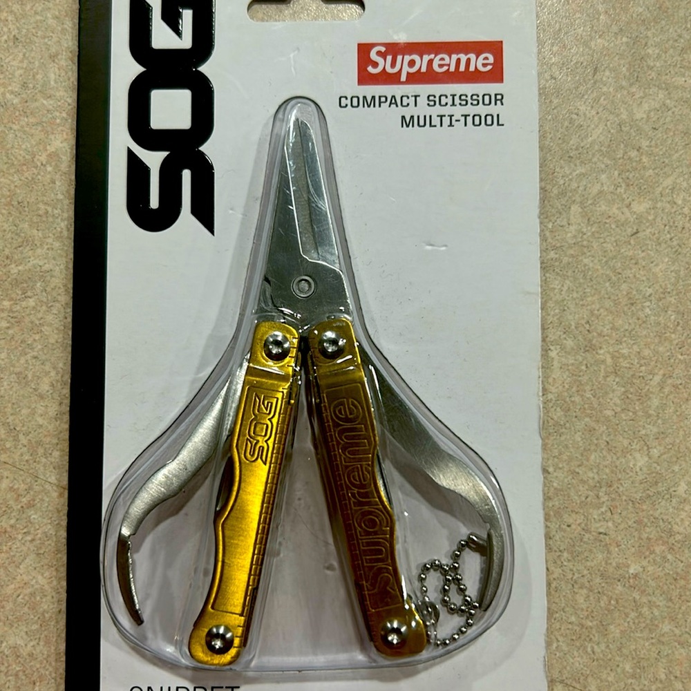 Supreme compact scissor multi-tool